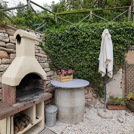 Holiday home Graceful In With Swimming Pool Acqualagna