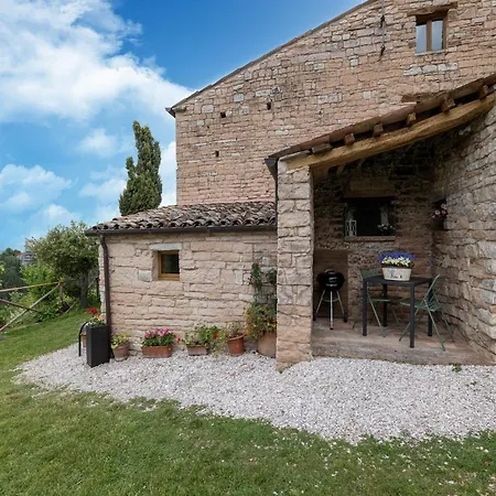 Semesterbostad Graceful In With Swimming Pool