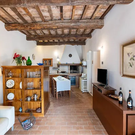 Graceful In With Swimming Pool Semesterbostad *